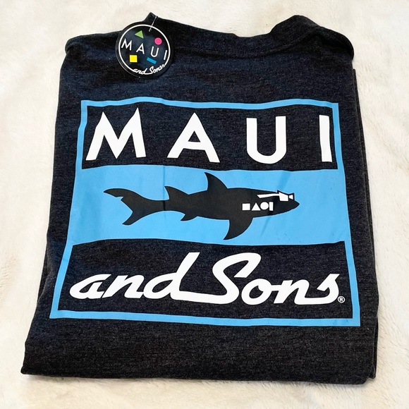 NWT Men’s Maui and Sons Long Sleeve Shark Logo Shirt - Picture 2 of 10